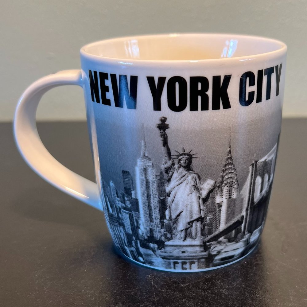 City Merchandise NEW YORK CITY Souvenir Bone China Mug Skyline Landmarks 11oz